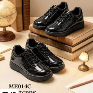 All lace glossy shoe